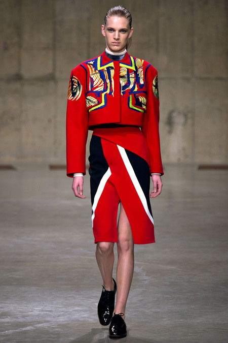 claire sulmers fashion bomb daily peter pilotto red black white runway skirt paris fashion week