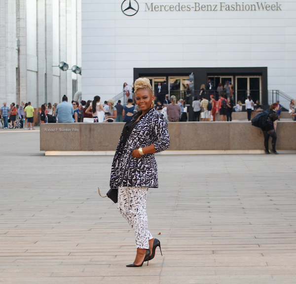 3  1  Claire sulmers Helmut Lang Strata Print Blazer Pants Christian Louboutin Shoes 1 Mercedes Benz Fashion Week Spring 2015 fashion bomb daily copy