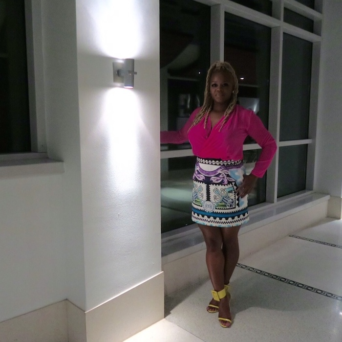 claire sulmers fashion bomb daily Pink Meow and Barks Boutique Mary Katrantzou Mini Skirt Gucci Yellow Sandals