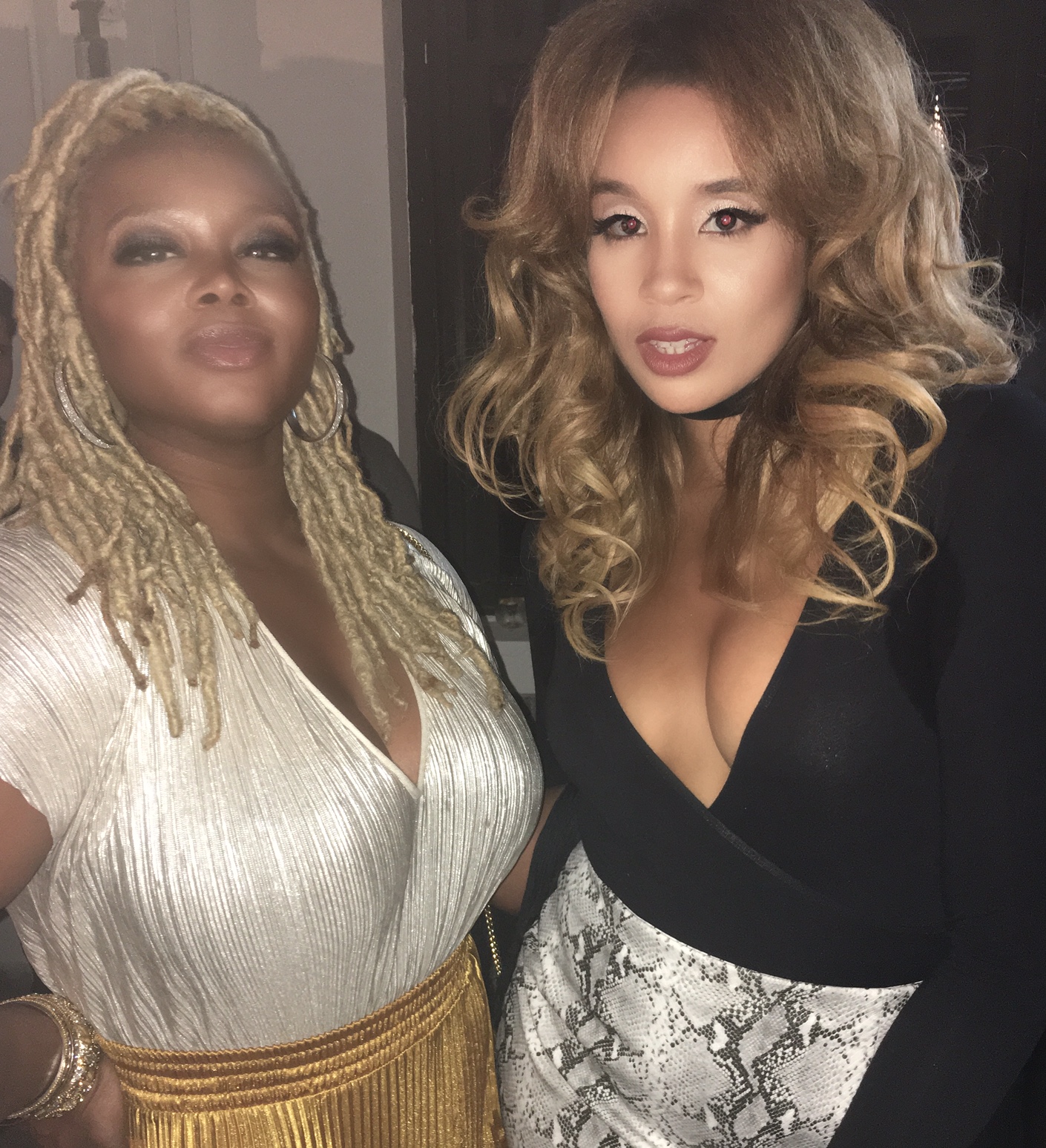 lionbabe-try-on-metallics-with-a-silver-zara-top-dez-deme-pleated-gold-skirt-and-fendi-sandals-party