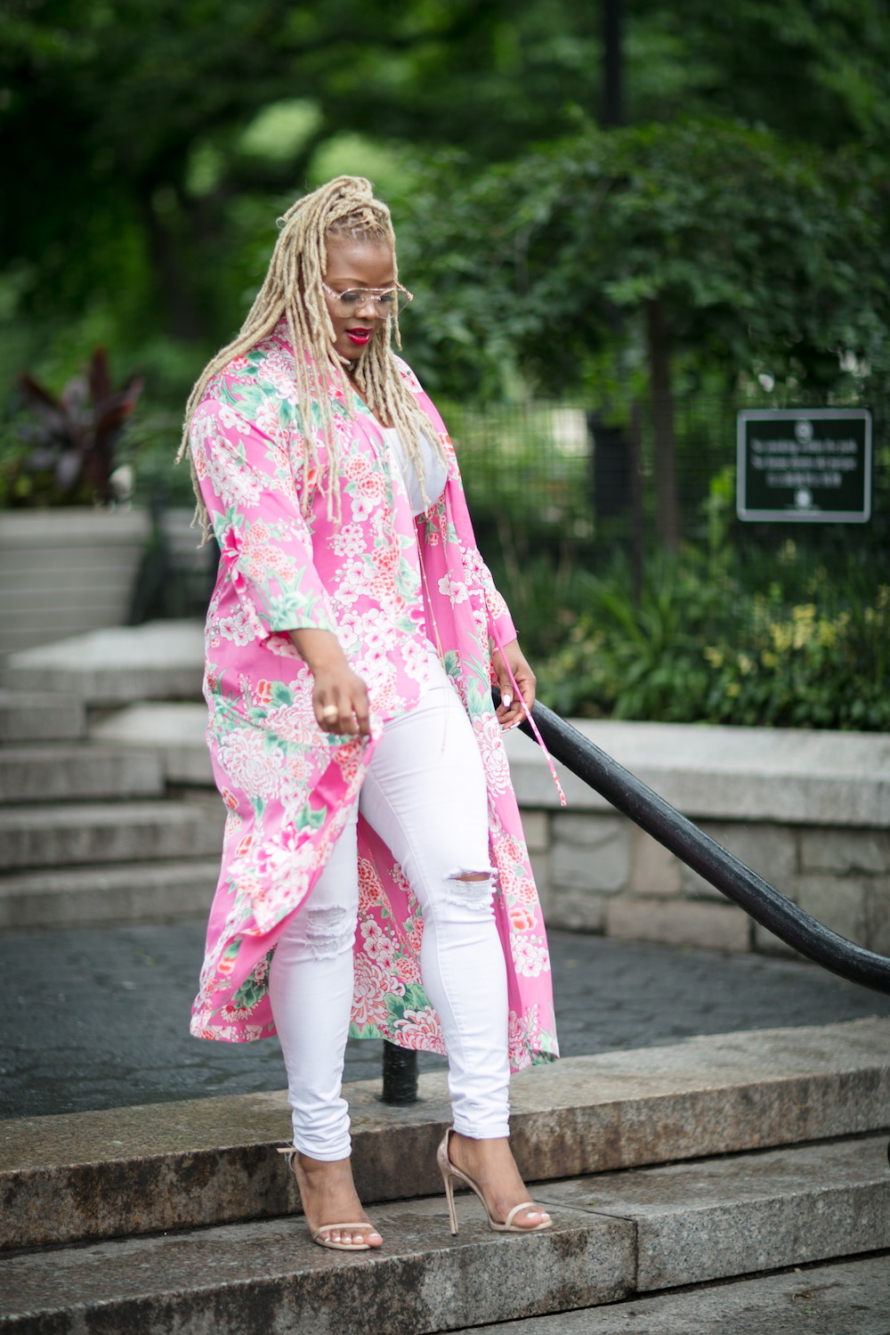 8-claire-sulmers-fashion-bomb-daily-2-remembering-my-aunt-andrea-in-an-n-natori-kimono-from-lord-taylor