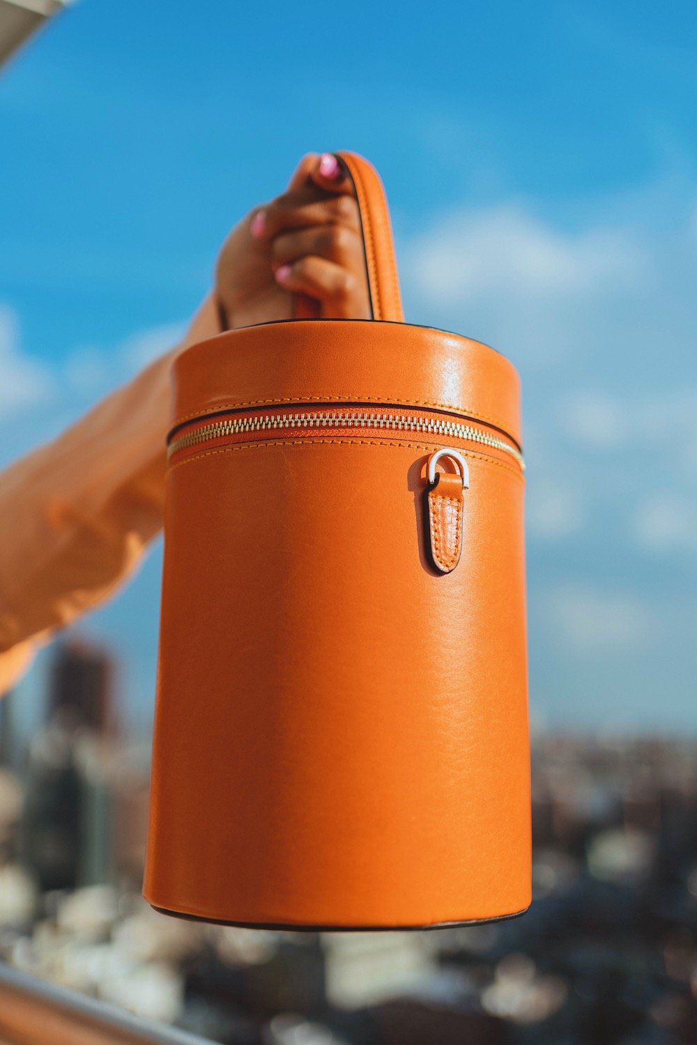 The bag above zips on the top, so it’s great for travel (i.e. the bag ...